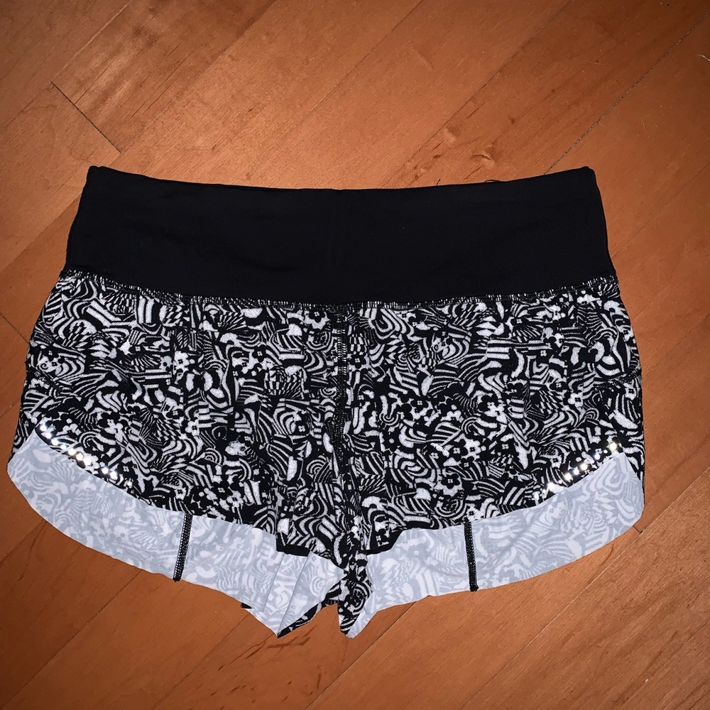 Lululemon Seawheeze Shorts - Picture 4 of 5